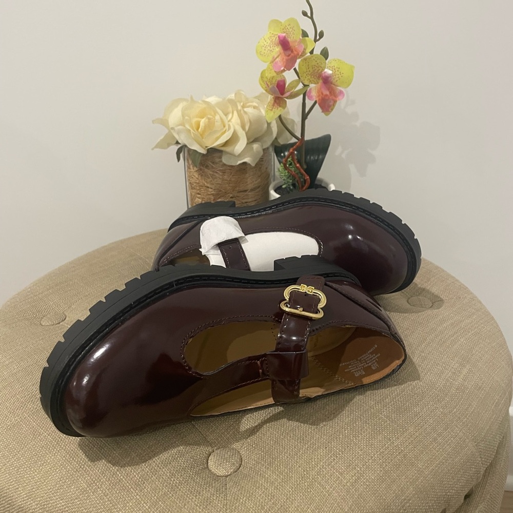 *New* Sam Edelman Burgundy and Gold T-Strap Kids Shoes - Picture 9 of 14
